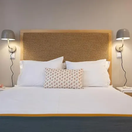 Away To Discover - Hapiness Has A Place *