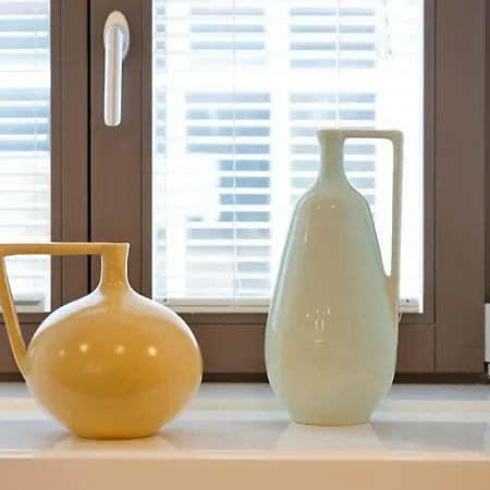 Away To Discover - Hapiness Has A Place Porto