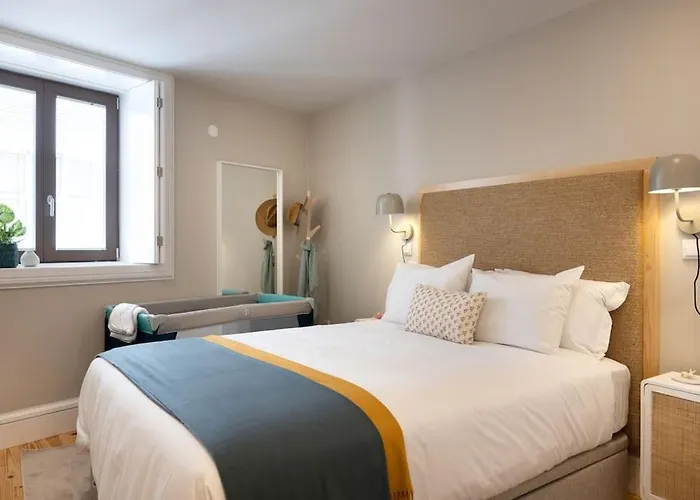 Away To Discover - Hapiness Has A Place * 波尔图