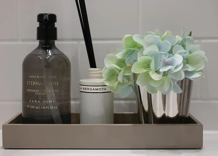 Away To Discover - Hapiness Has A Place * Porto