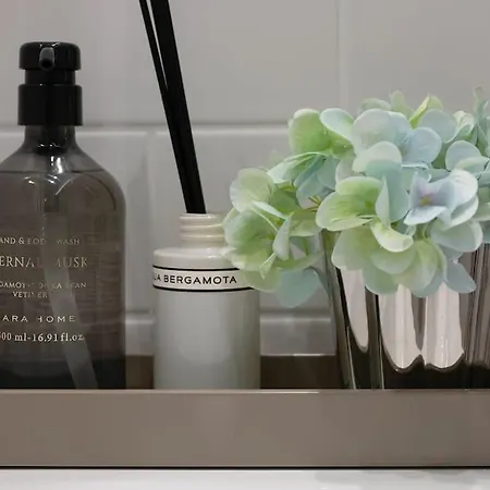 Away To Discover - Hapiness Has A Place * Порту