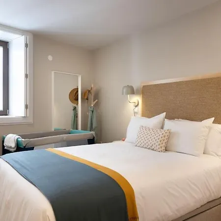 Away To Discover - Hapiness Has A Place * Oporto